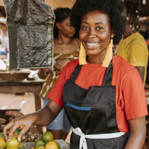 smiley-african-woman-working-market